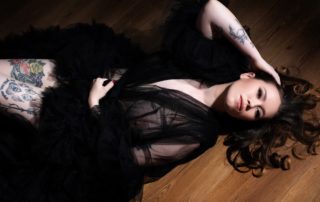 Boudoir in black robe