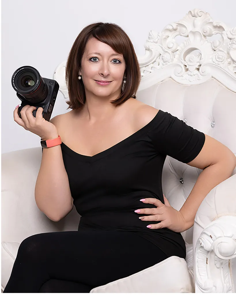 Lauren the photographer at Red Bow photography